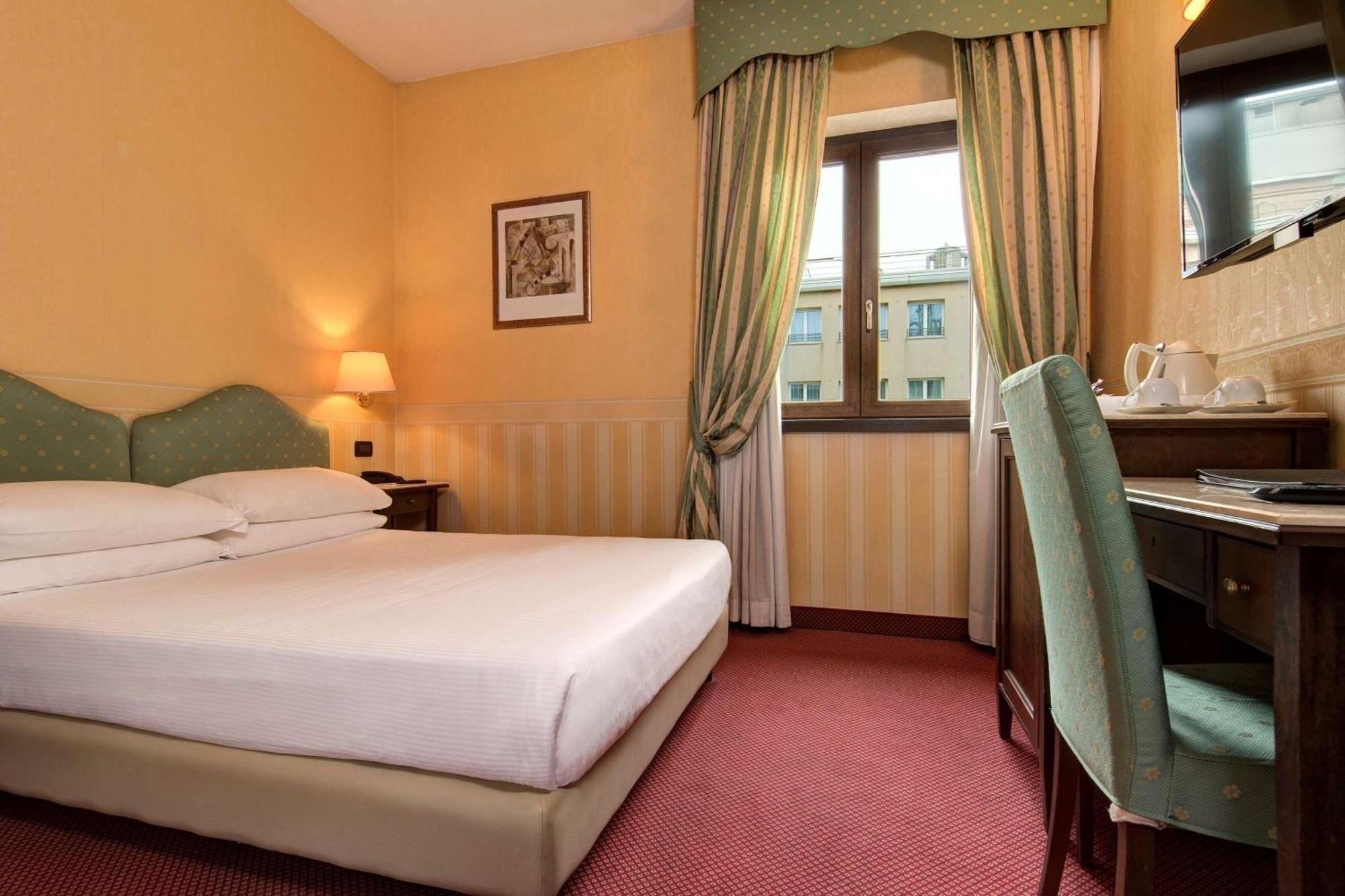 Classic Queen Room