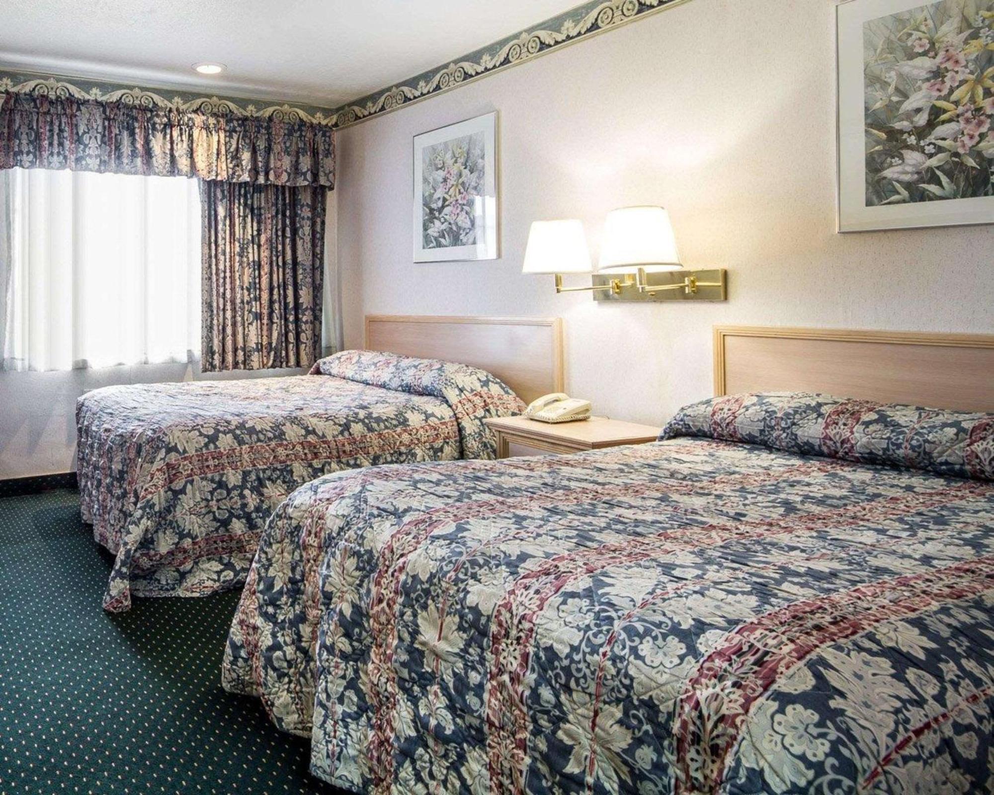 Chambre Double avec 2 Lits Doubles - Non-Fumeurs