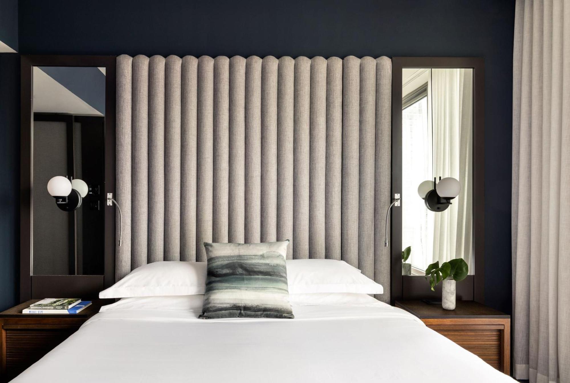 One-Bedroom Suite Separate Bath Walk In Shower