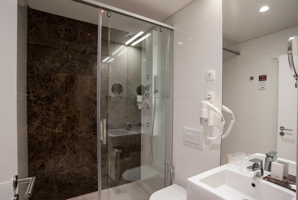 Zweibettzimmer mit Stadtblick