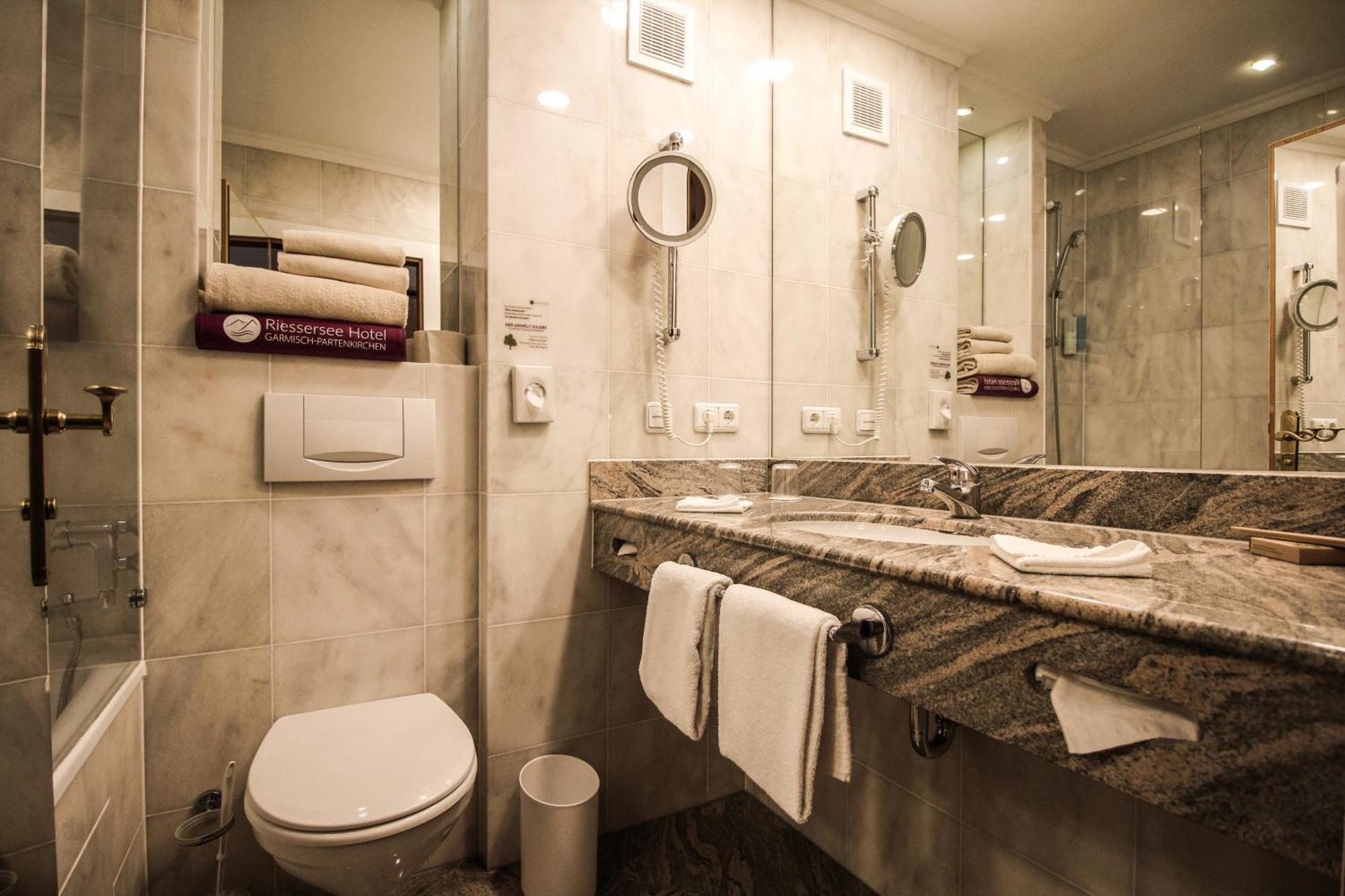 Maisonette Room,1338518588:JPEG