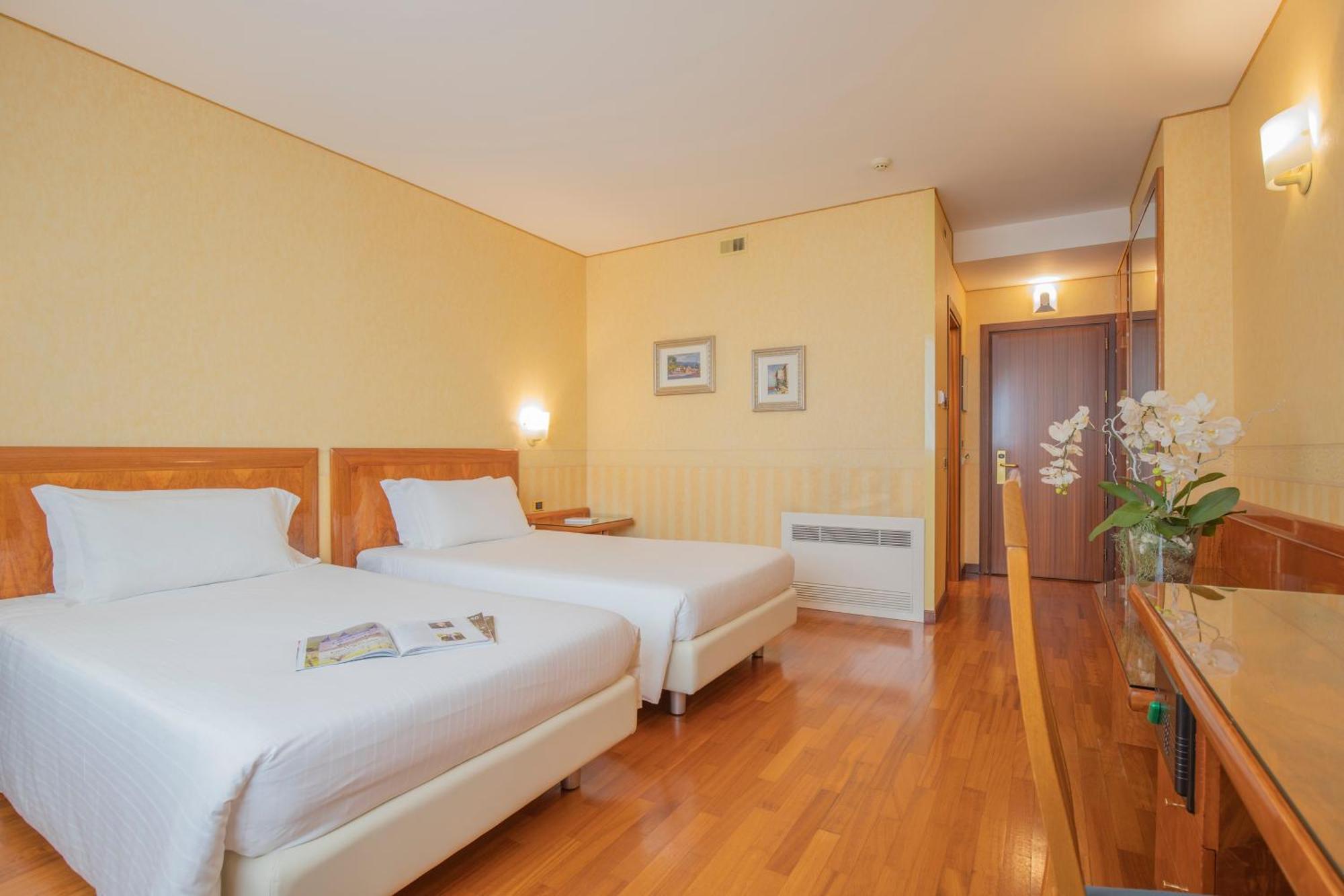 Double or Twin Room,1626350154:JPEG