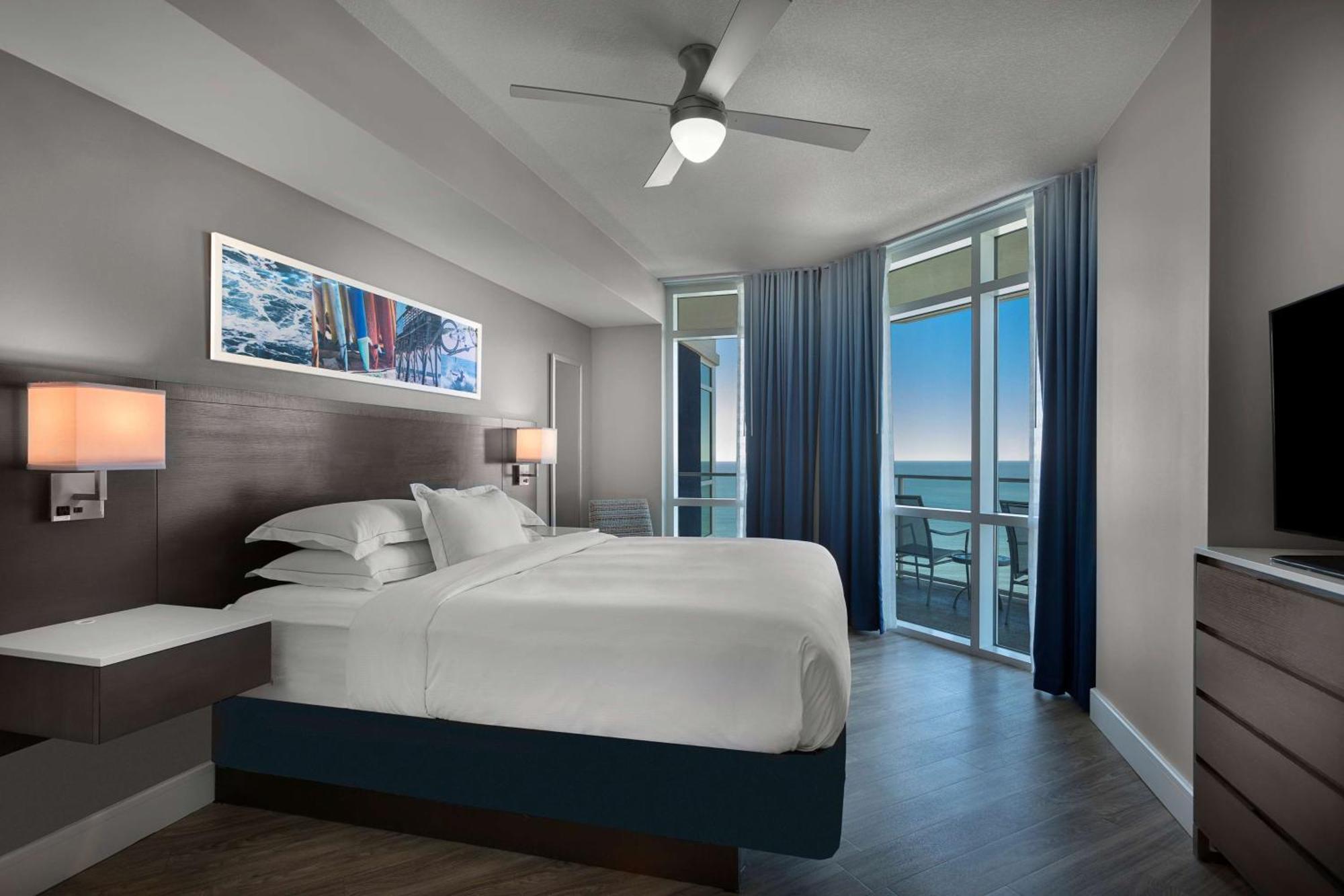 Two-Bedroom Suite with Ocean View, One King Bed and Two Queen Beds,1548563575:JPEG