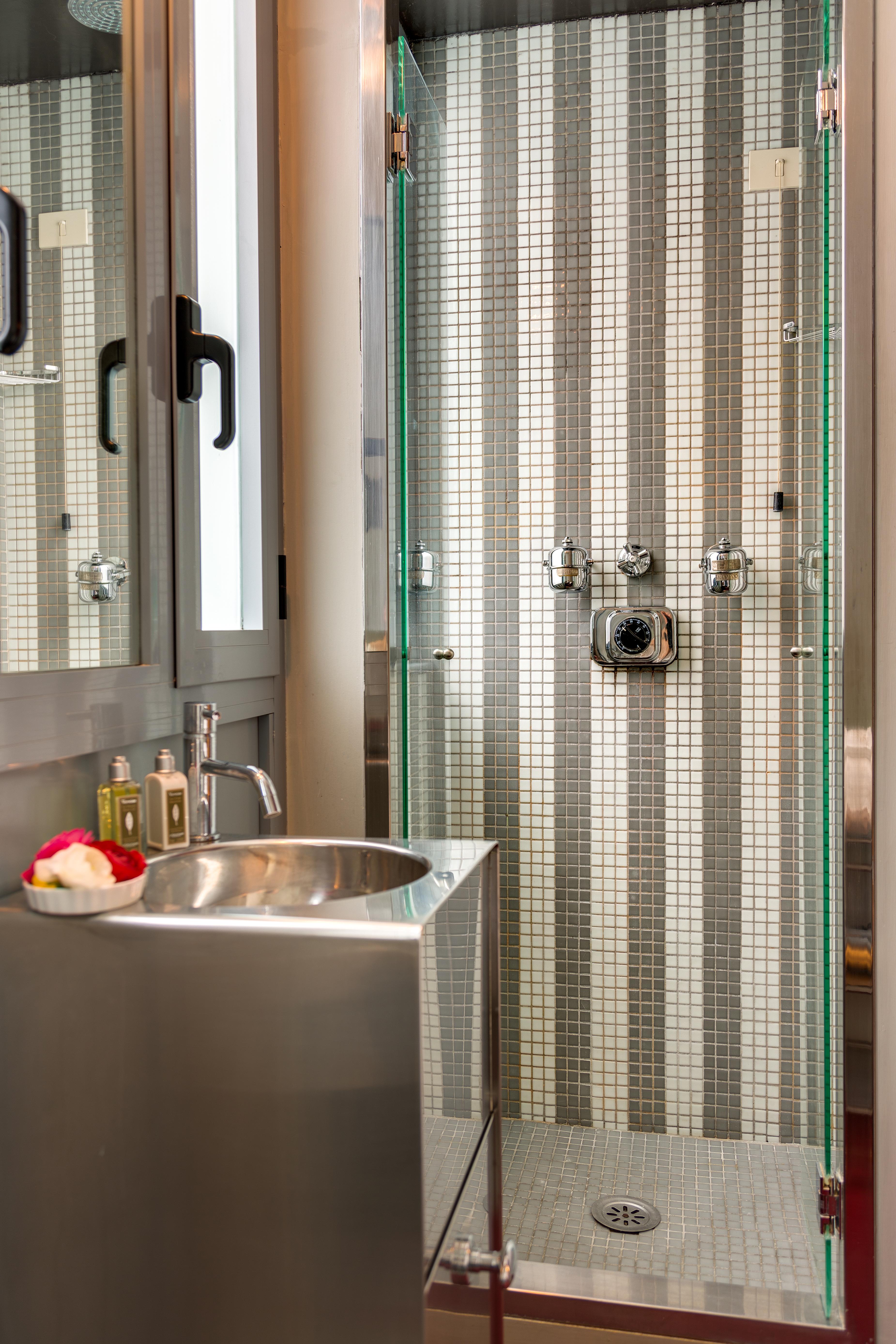 Economy Double Room,1281399178:JPEG