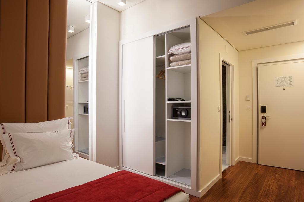 Zweibettzimmer mit Innenblick