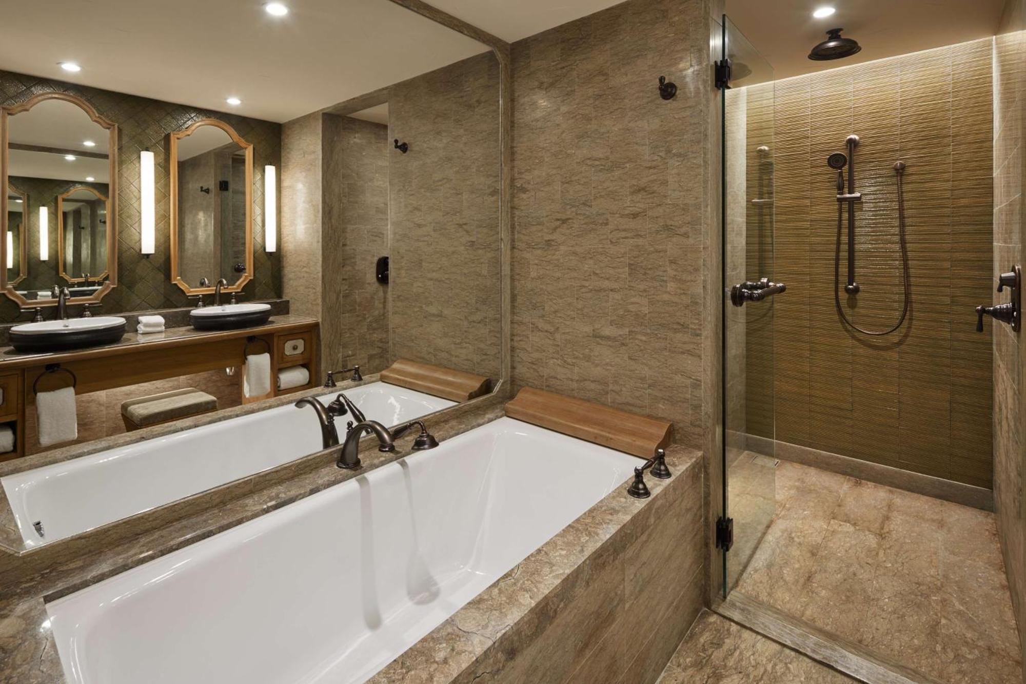 Habitación Premium con cama extragrande y acceso al club