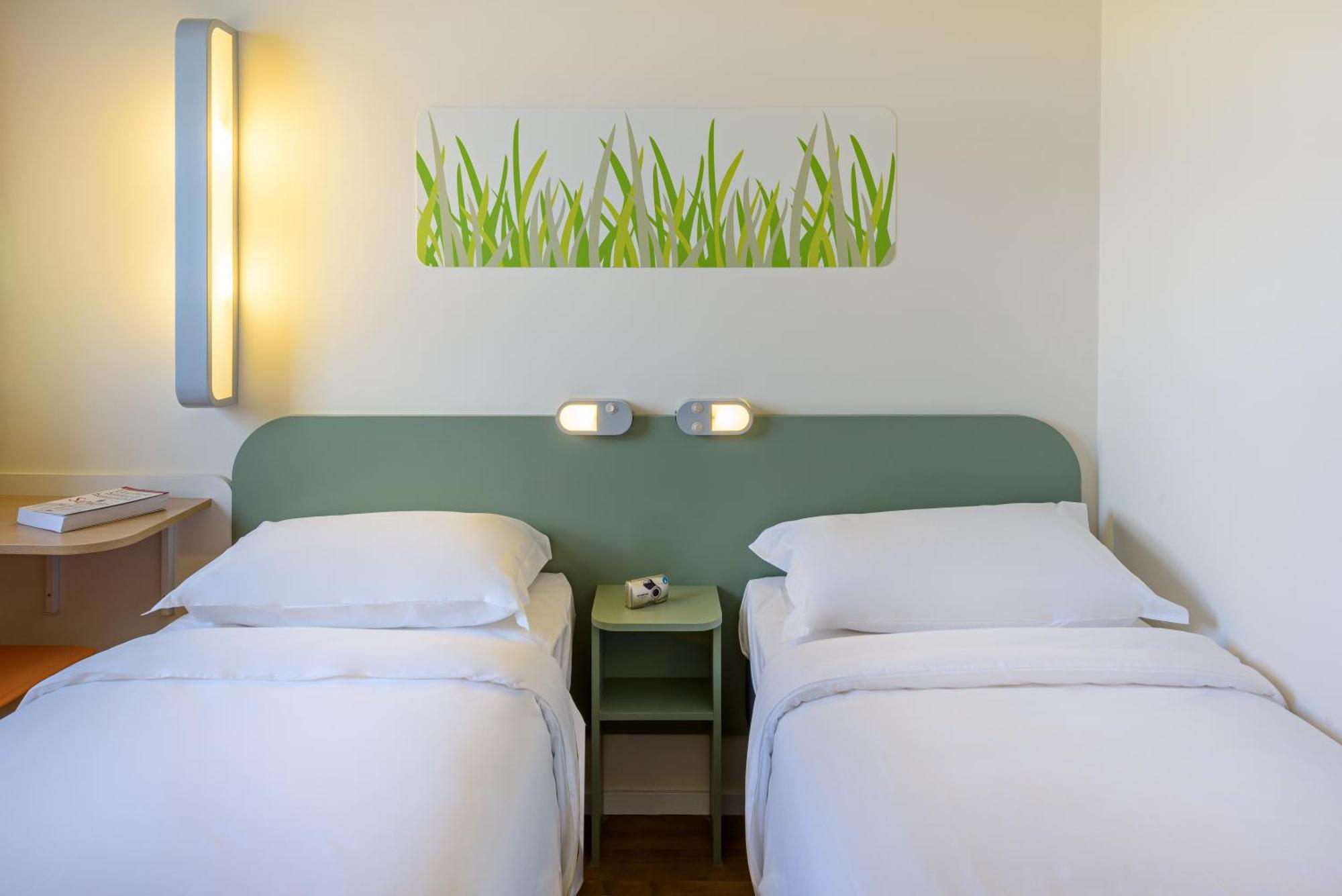 Standard Apartment Two Single Beds
