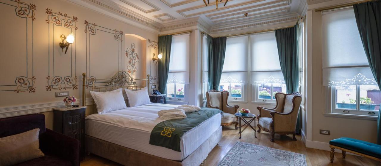 Deluxe Queen Room