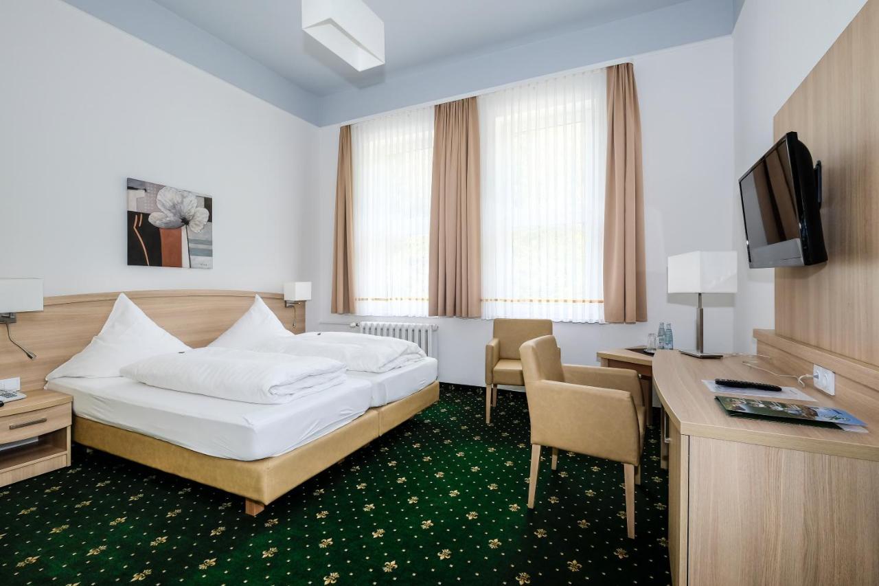 Standard Double Room,1294639774:JPEG