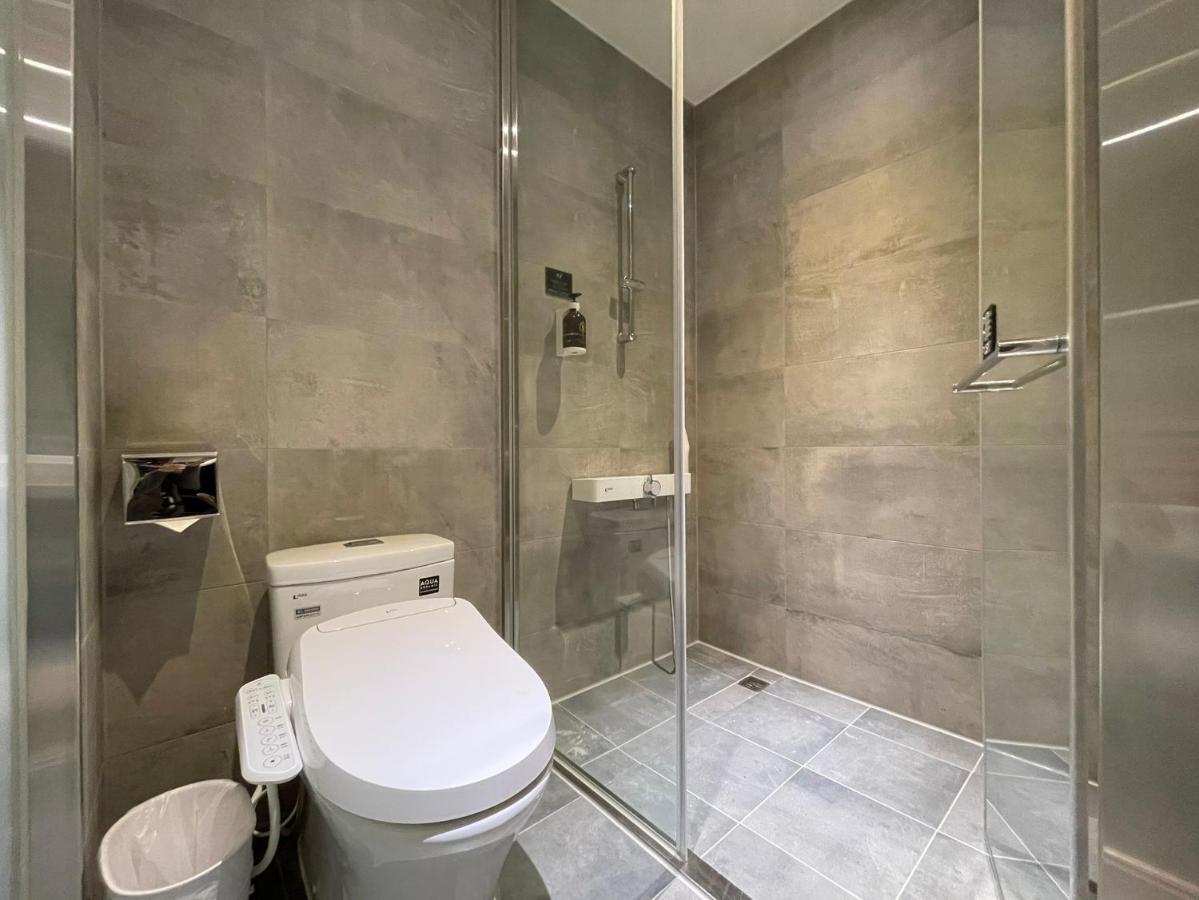 Standard Double Room No Window