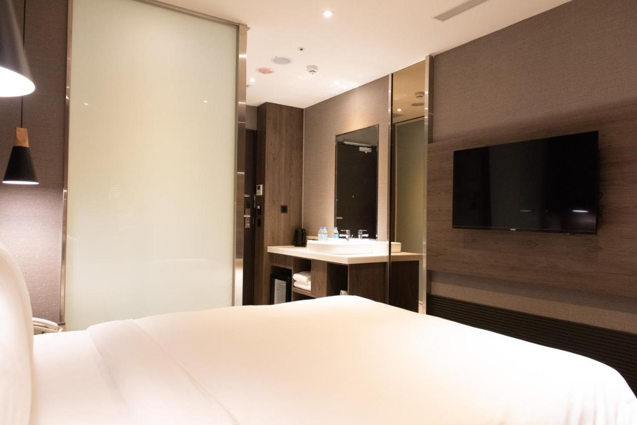 Standard Double Room No Window