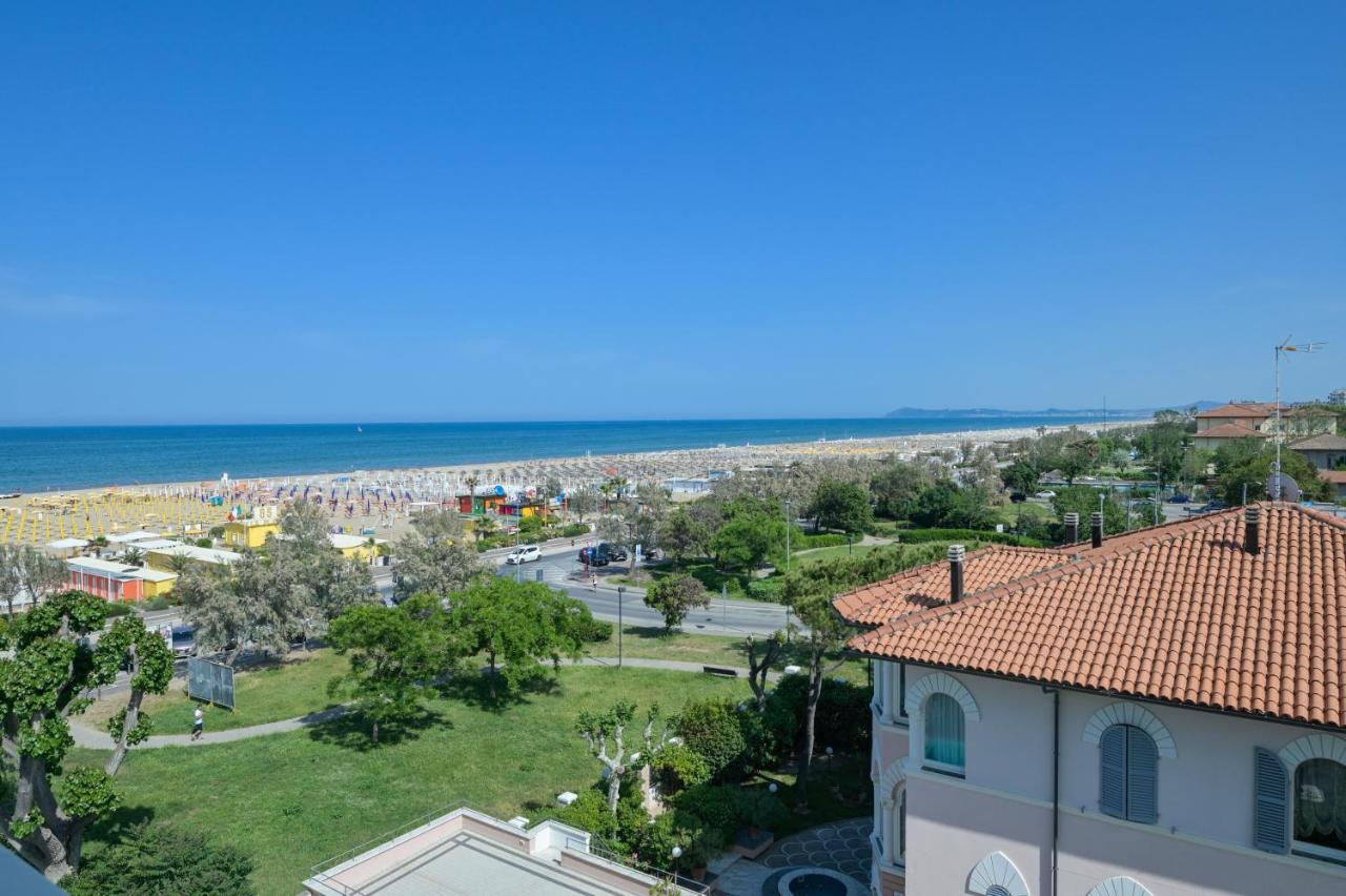 Riviera Room Lateral Sea View