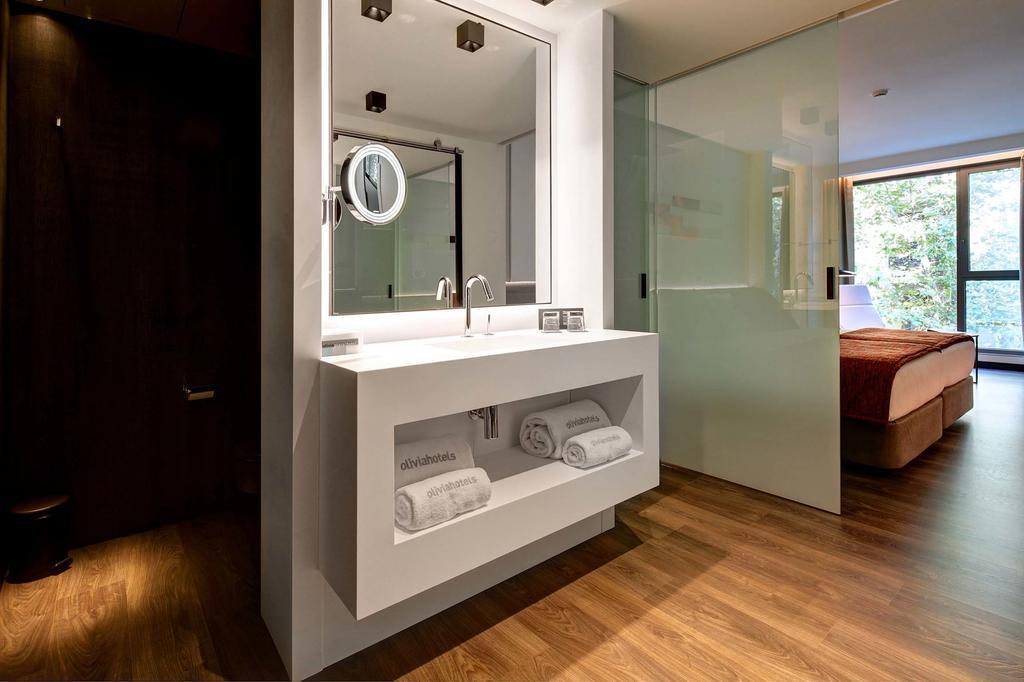 Standard Double or Twin Room,563137233:JPEG
