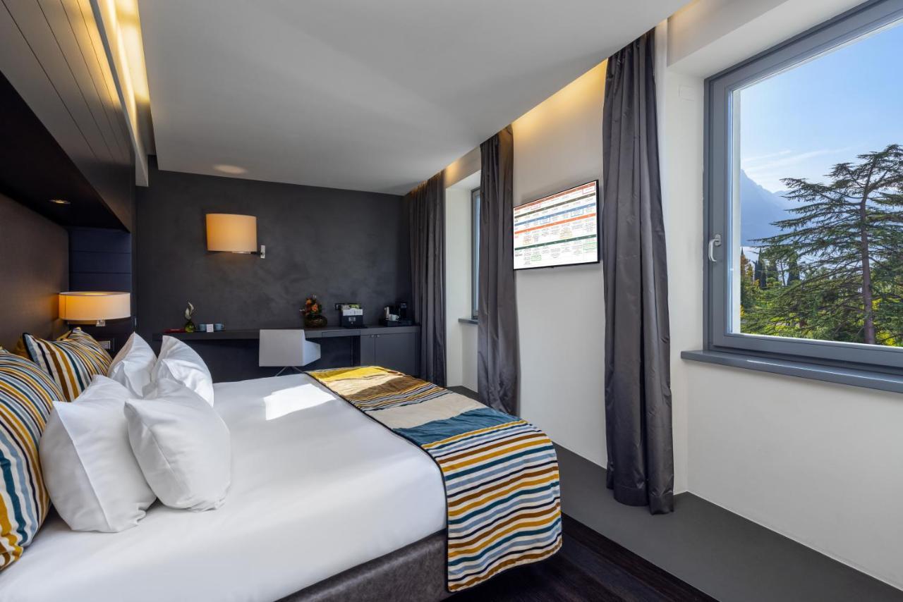 Doppel-/Zweibettzimmer mit Seeblick