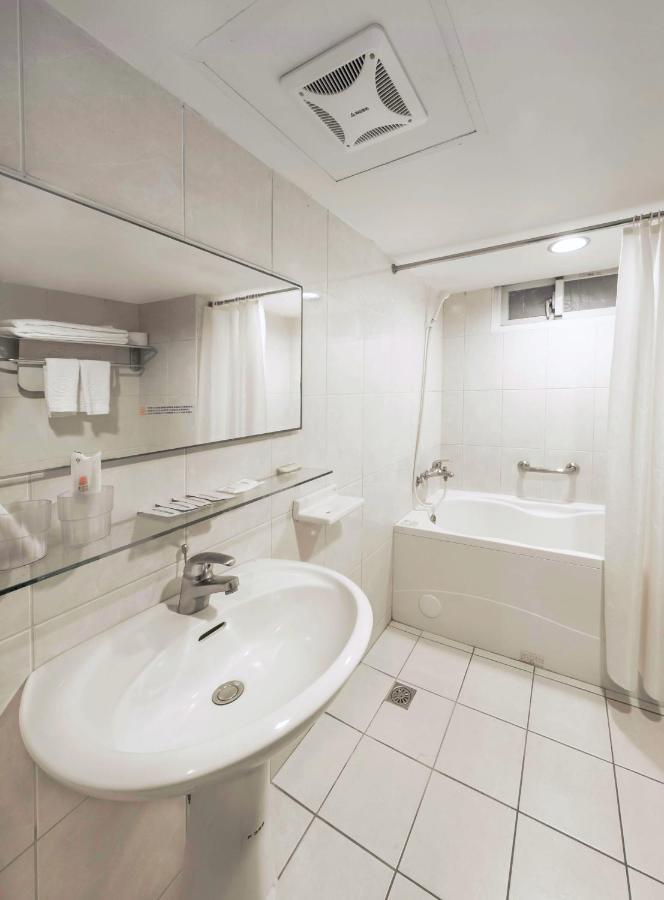 Classic Quadruple Room,1619775085:JPEG