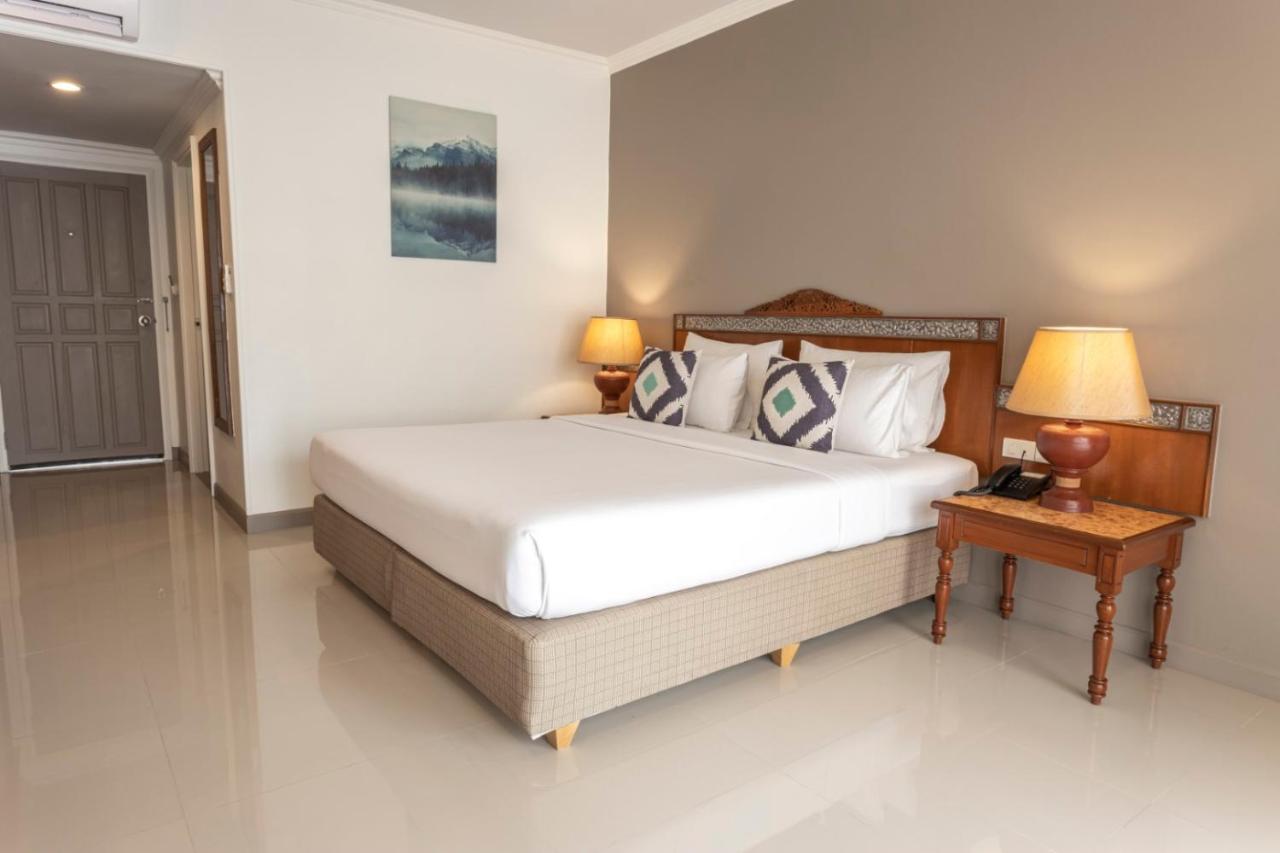Deluxe Double Room with Balcony,1329041285:JPEG