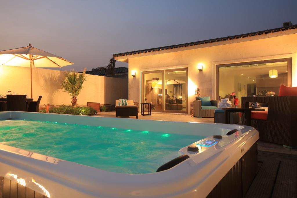 Royal Three-Bedroom Villa with Jacuzzi