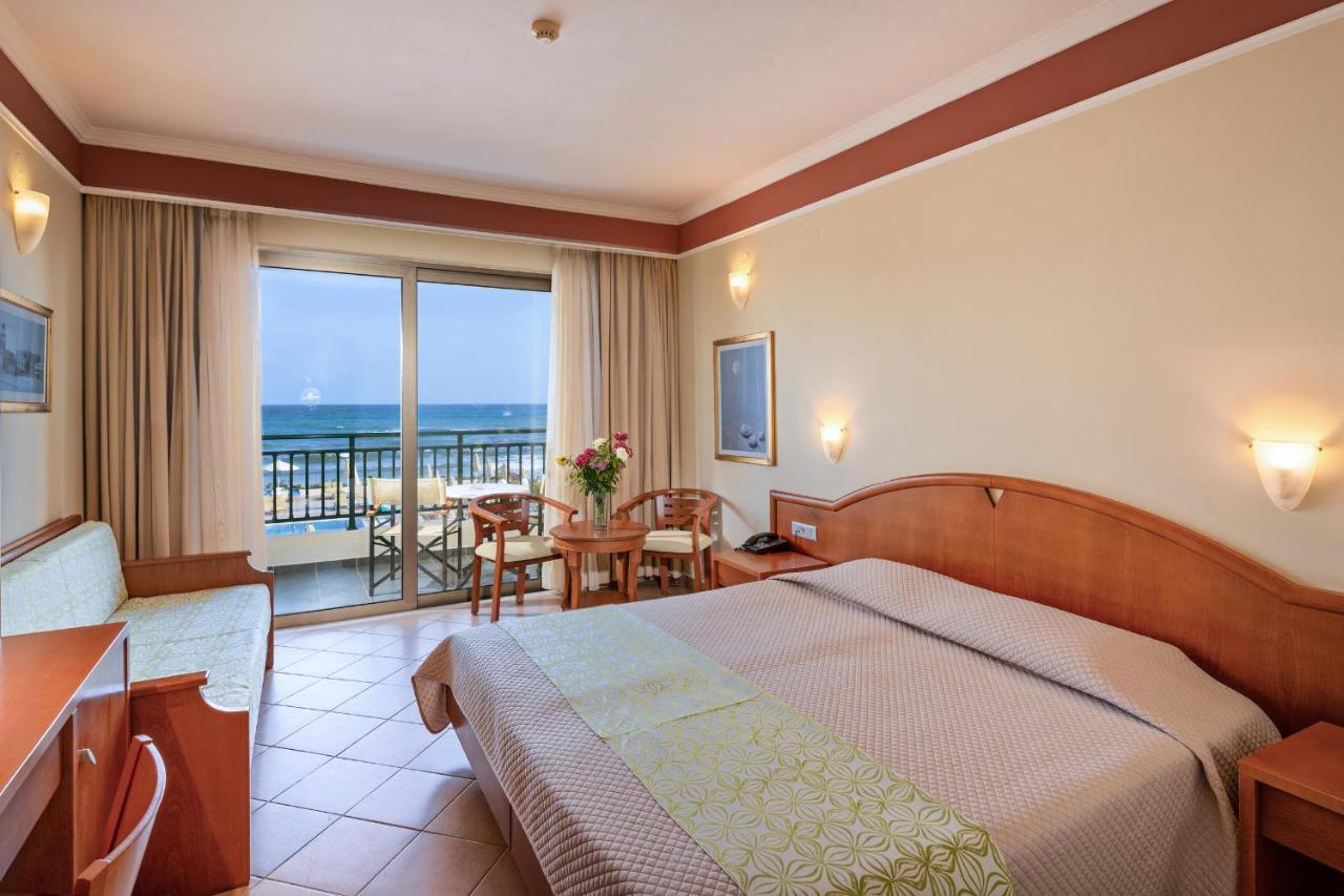 Superior Double or Twin Room with Front Sea View