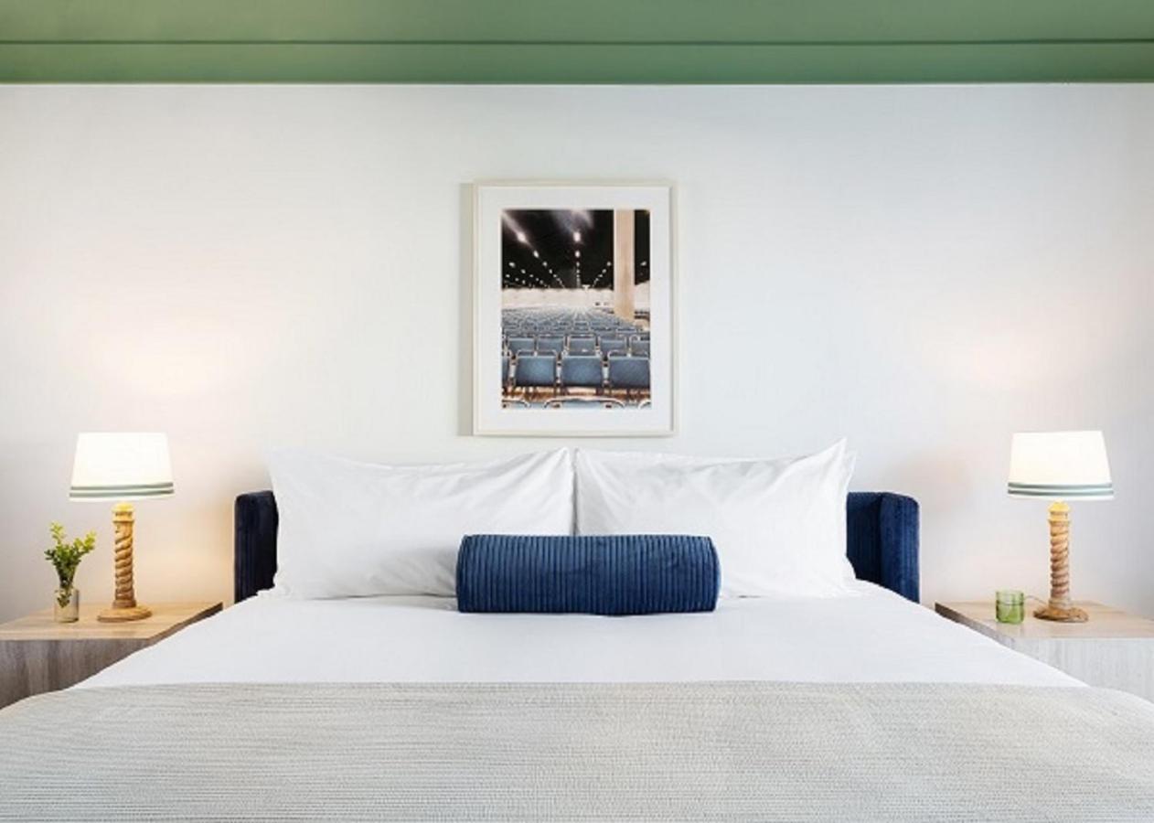 Suite Balcony,1333752206:JPEG