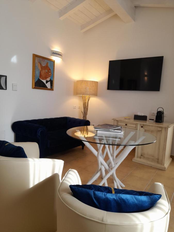 Deluxe Double Room with Terrace,1348133207:JPEG