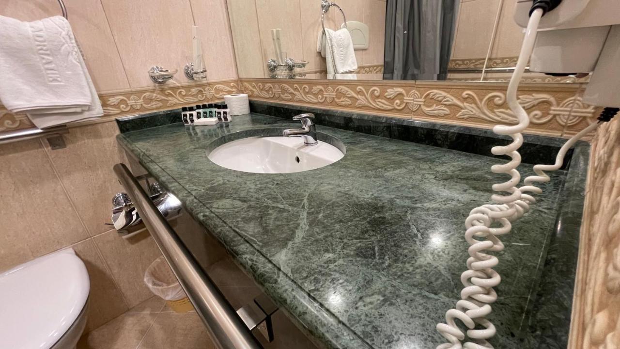Double or Twin Room Disability Access