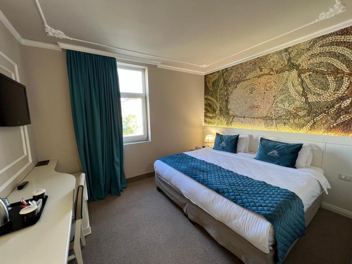 Standard Double or Twin Room Pool View