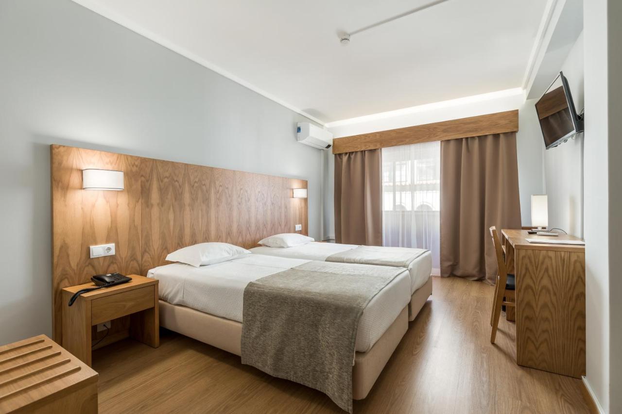 Twin Room,1358998976:JPEG