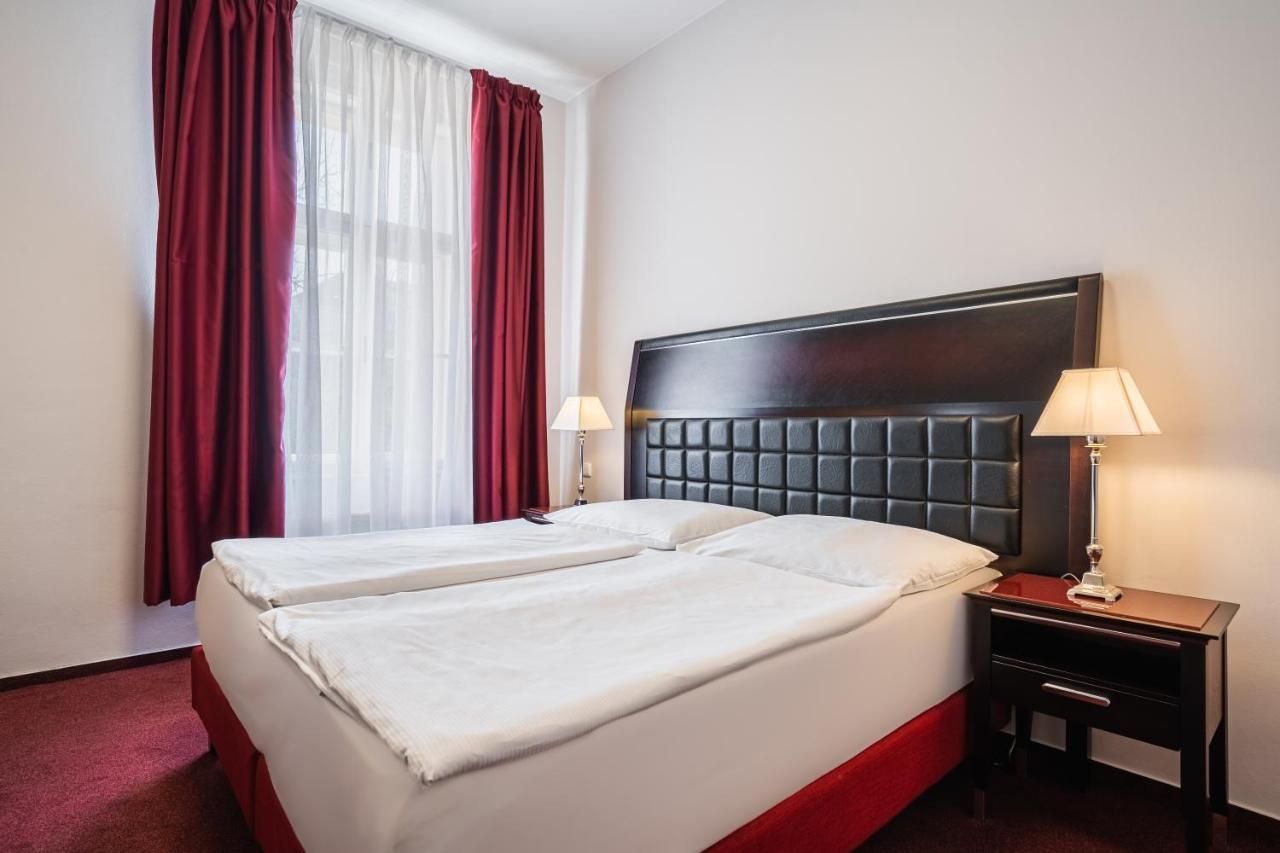 Double or Twin Room,1367471366:JPEG