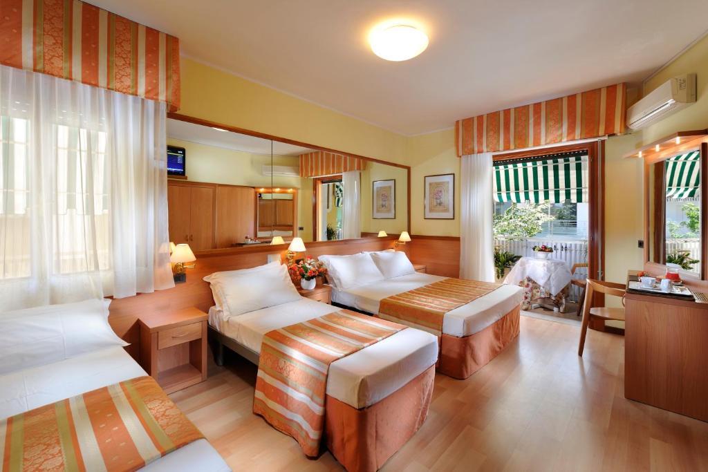 Vierbettzimmer mit Zustellbett