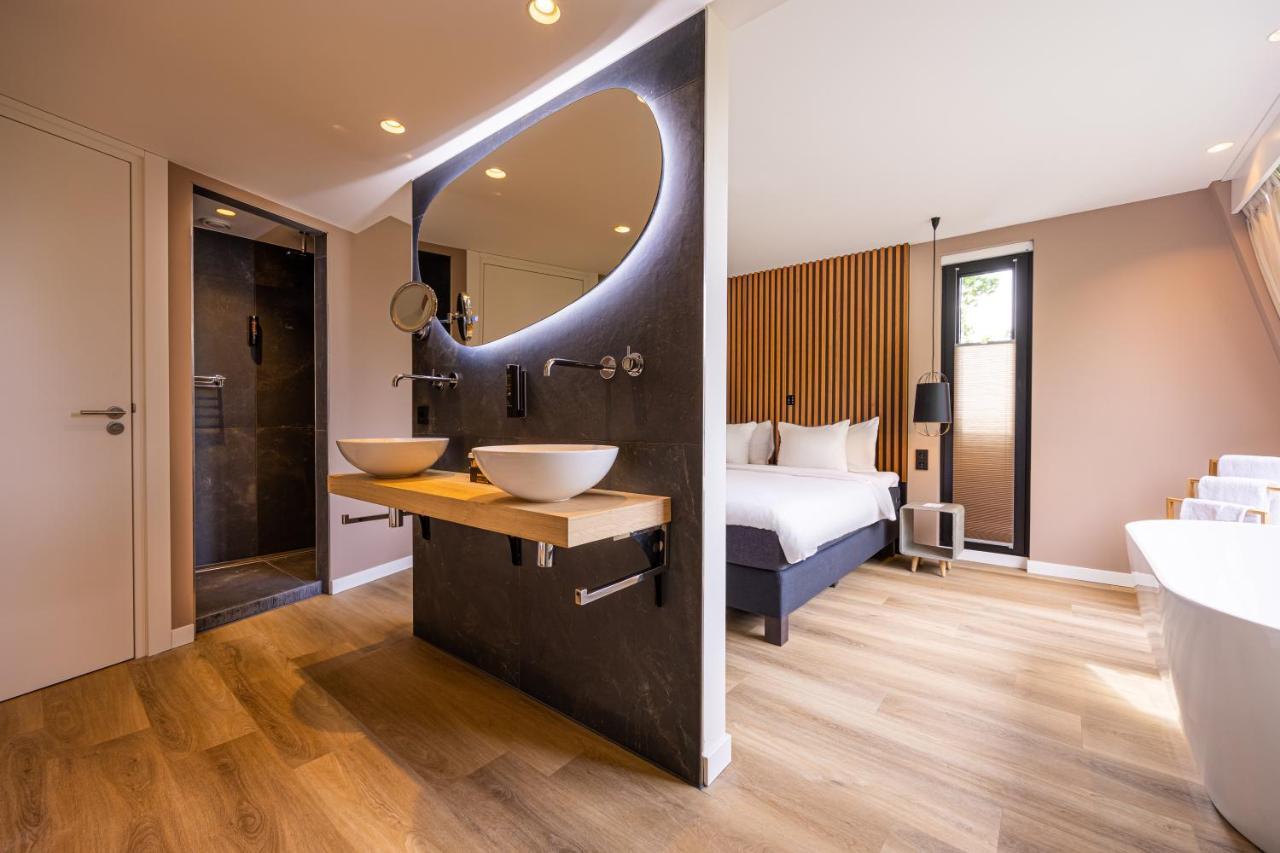 Deluxe Double Room with Bath,1392661808:JPEG