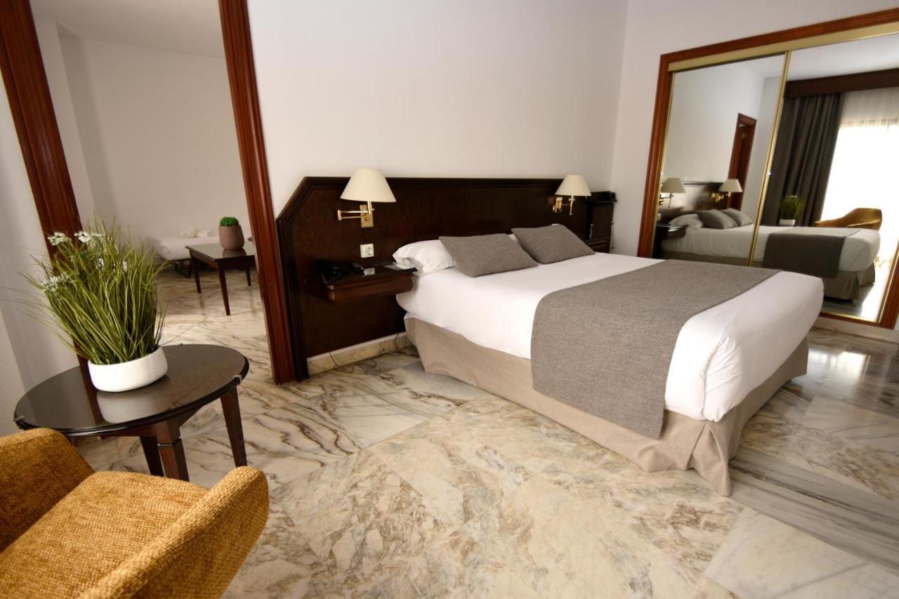Queen Room,1399009115:JPEG