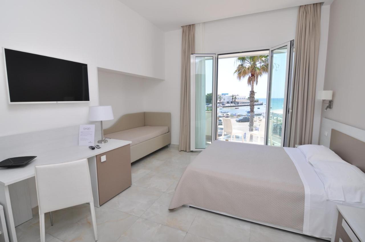 Double Room with Balcony and Sea View,1403193617:JPEG