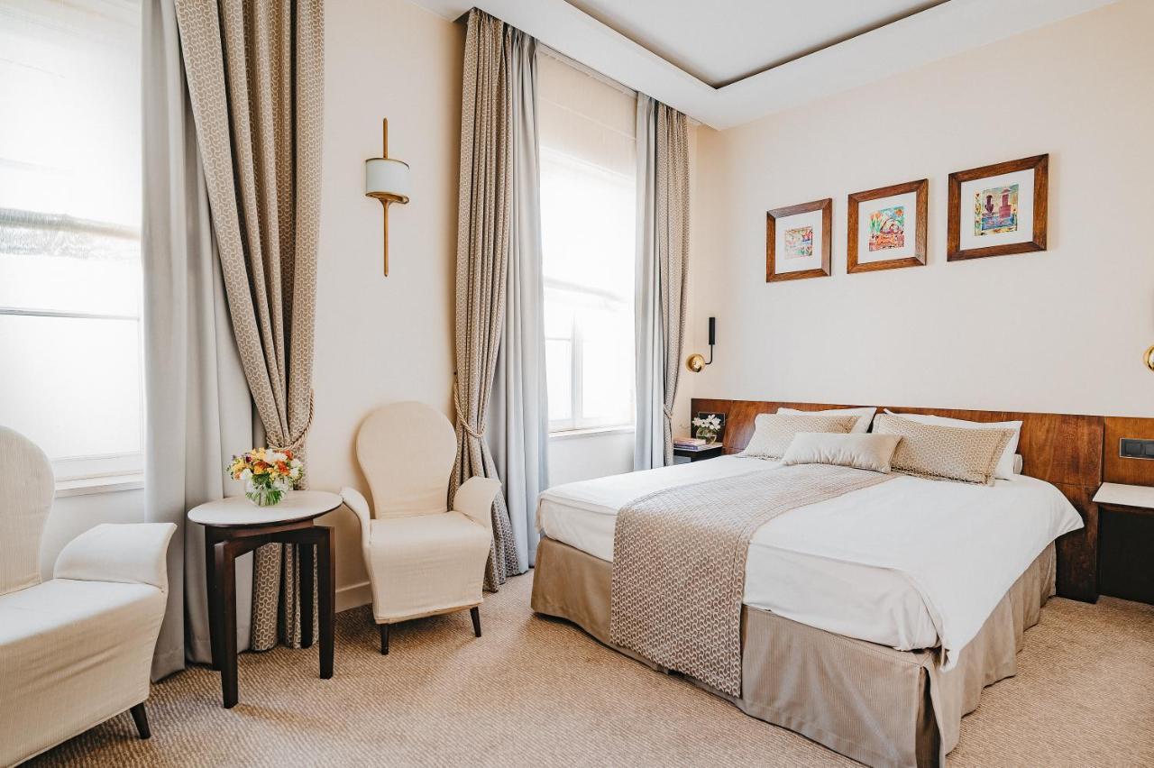 Classic Double Room,1403778083:JPEG