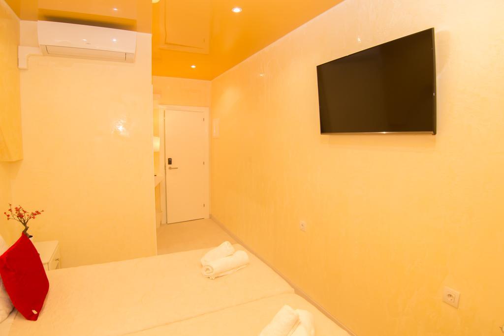 Standard Queen Room