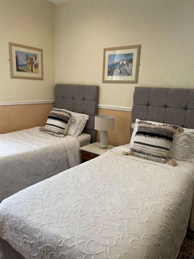 Standard Twin Room,1411538012:JPEG