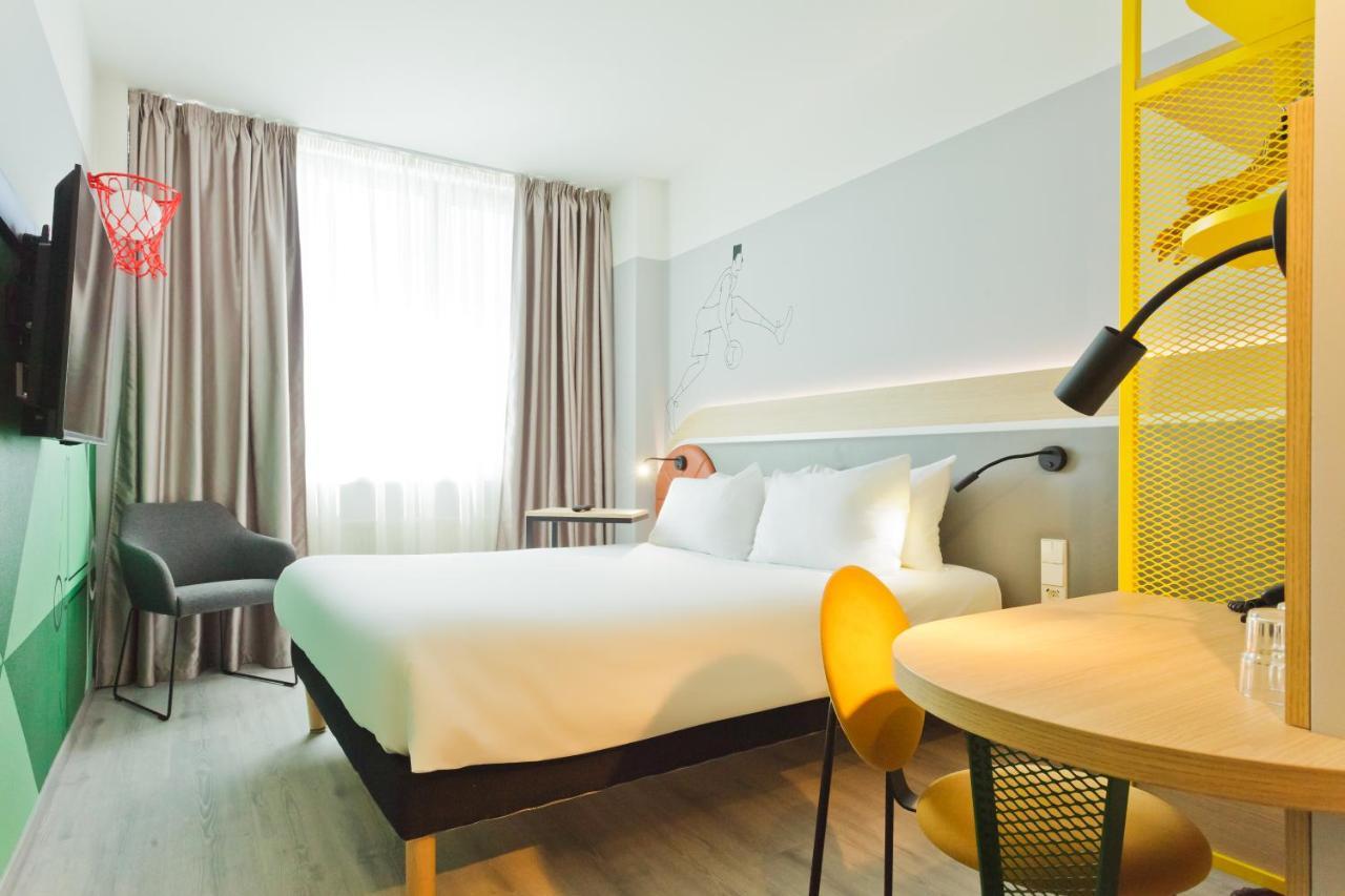 Double Room,1403686838:JPEG