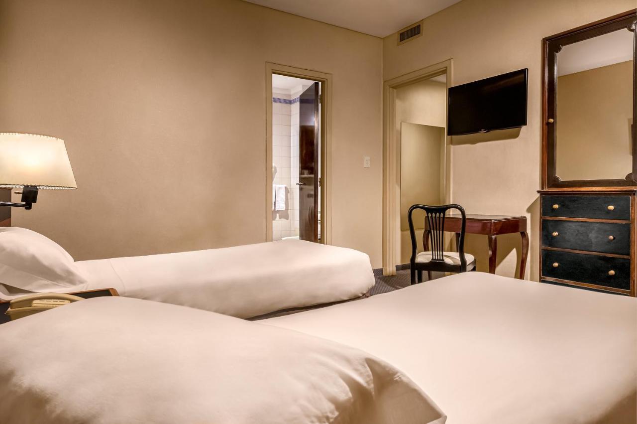 Suite (3 Adults),1412992574:JPEG