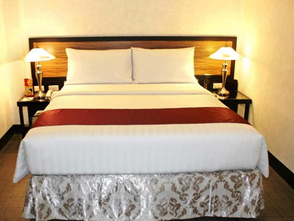 Superior Queen Room,182708070:JPEG