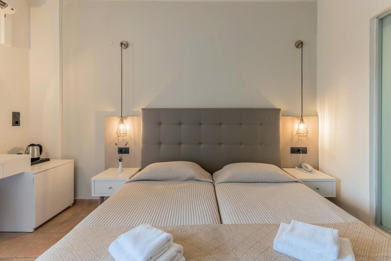 Double or Twin Room Side Sea View