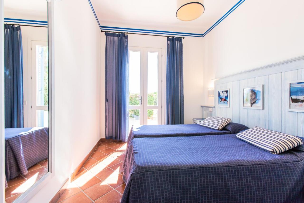 Family Room with Balcony,1629892998:JPEG