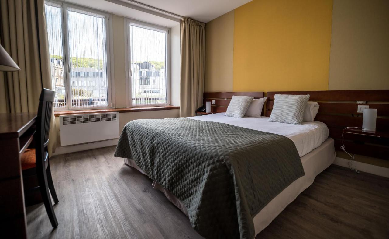 Classic Double Room with view on Place Clemenceau,1557756160:JPEG