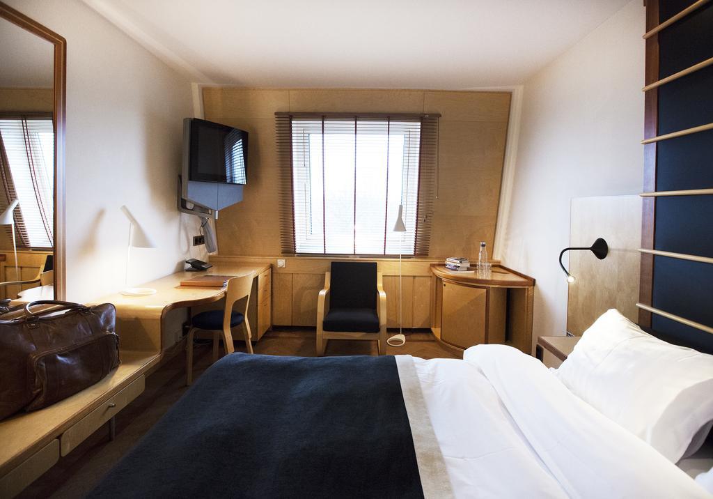 Zimmer mit Queensize-Bett (140 cm)