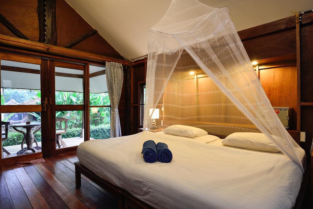 Garden View Bungalow with Air-condition