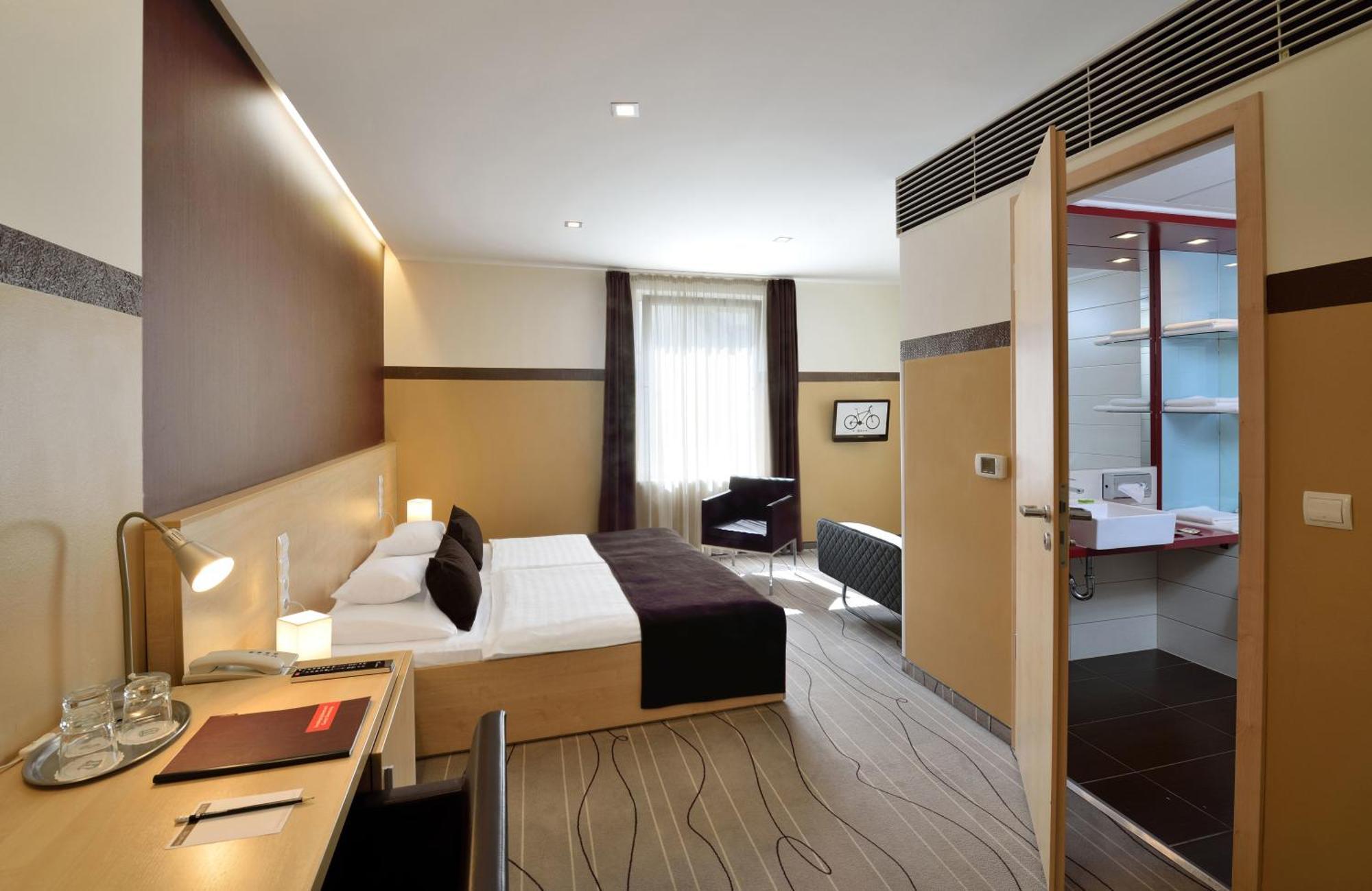 Doppelzimmer mit Zustellbett