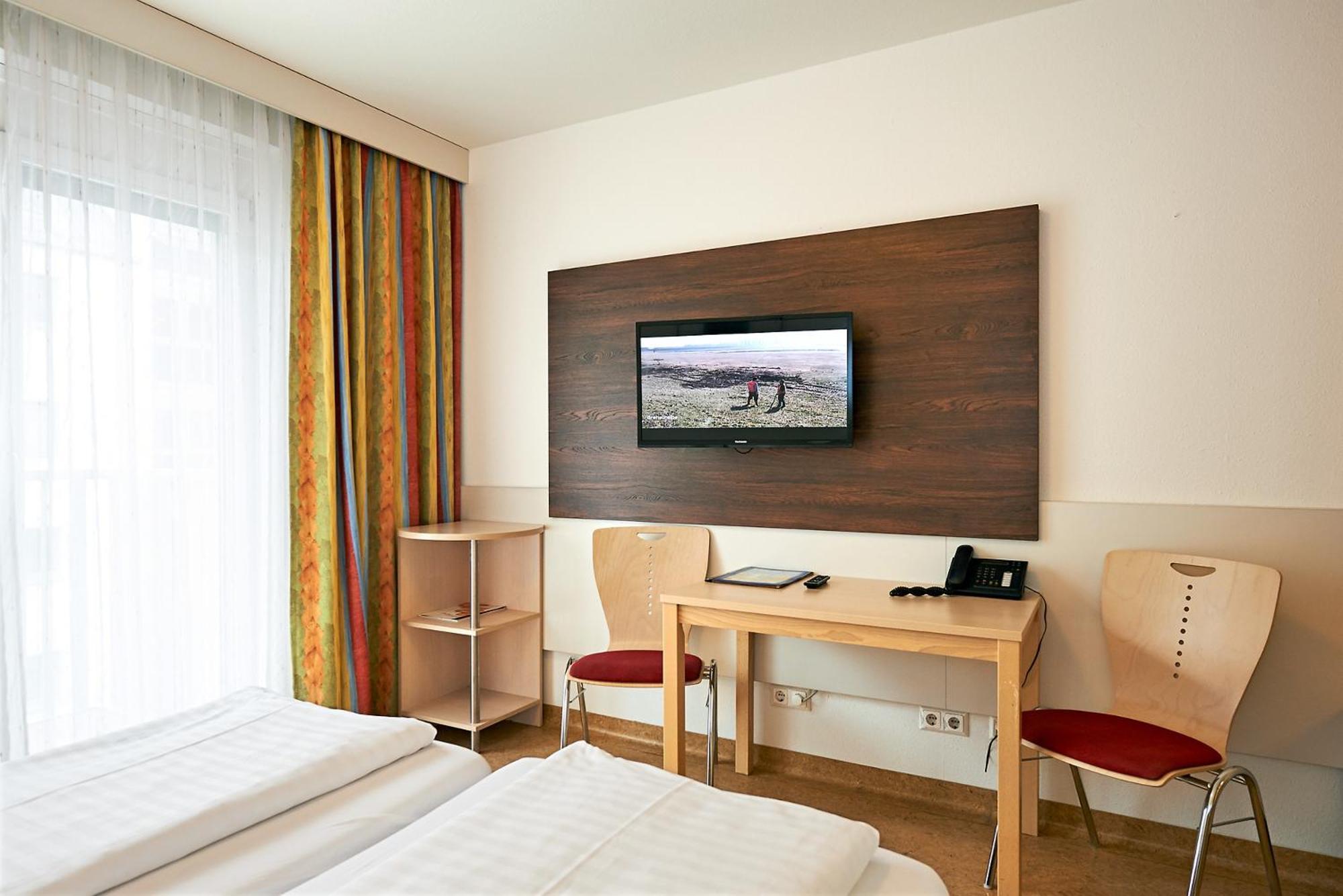 Deluxe Double Room with Courtyard View,1516404607:JPEG