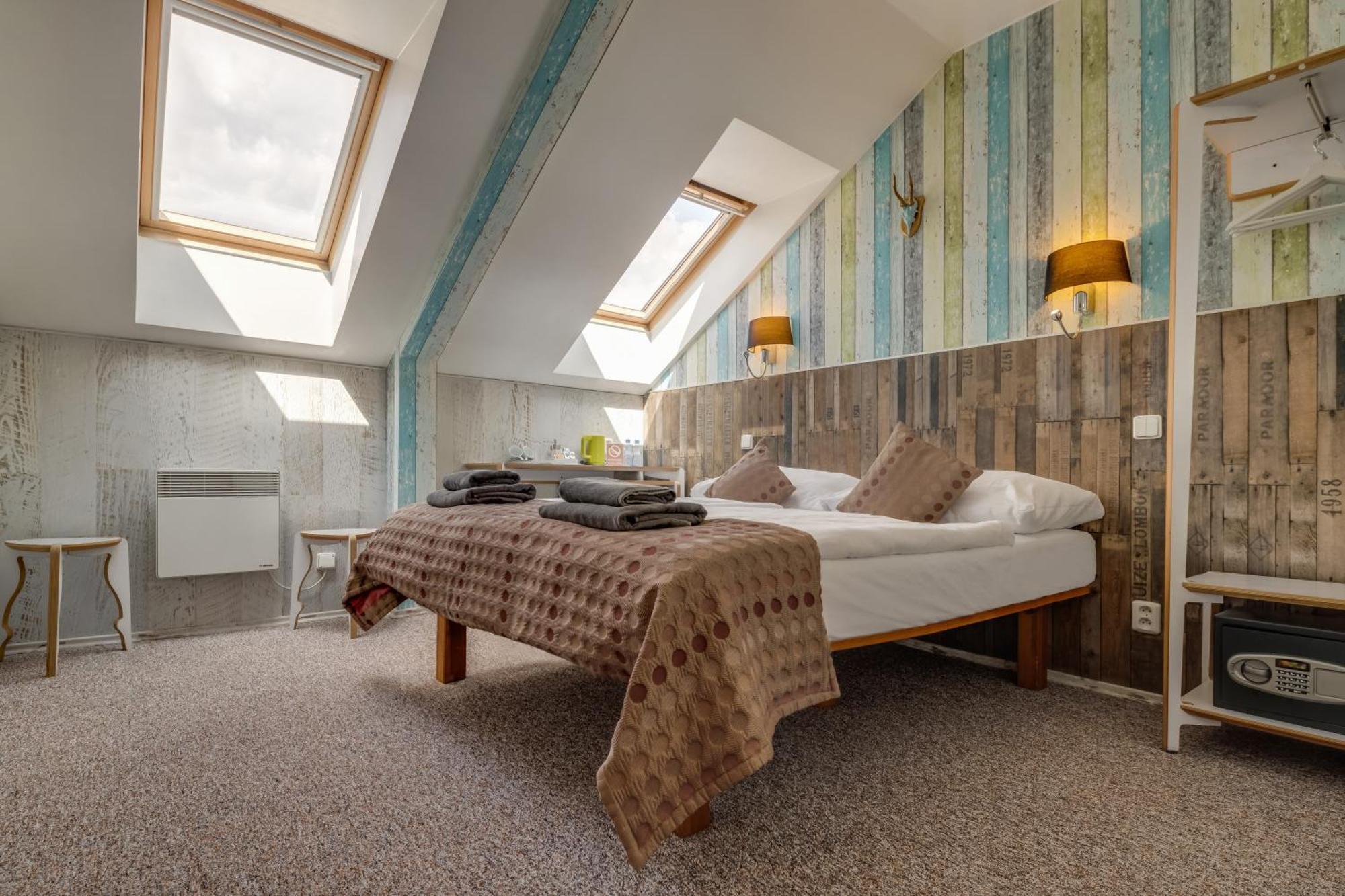 Double or Twin Room,1438320412:JPEG