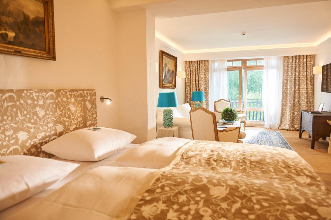 Double Room,1466499743:JPEG