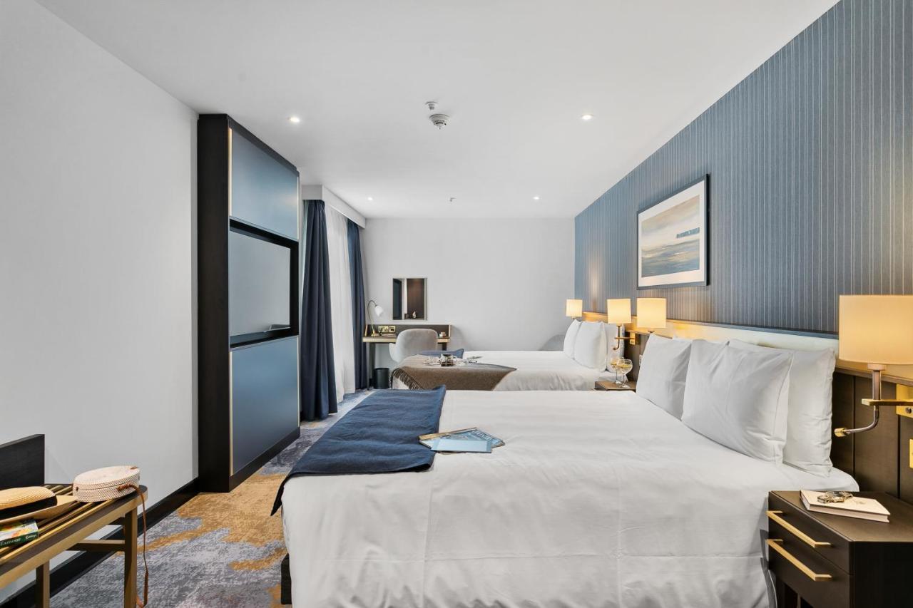 Classic Room with Two Zip Beds