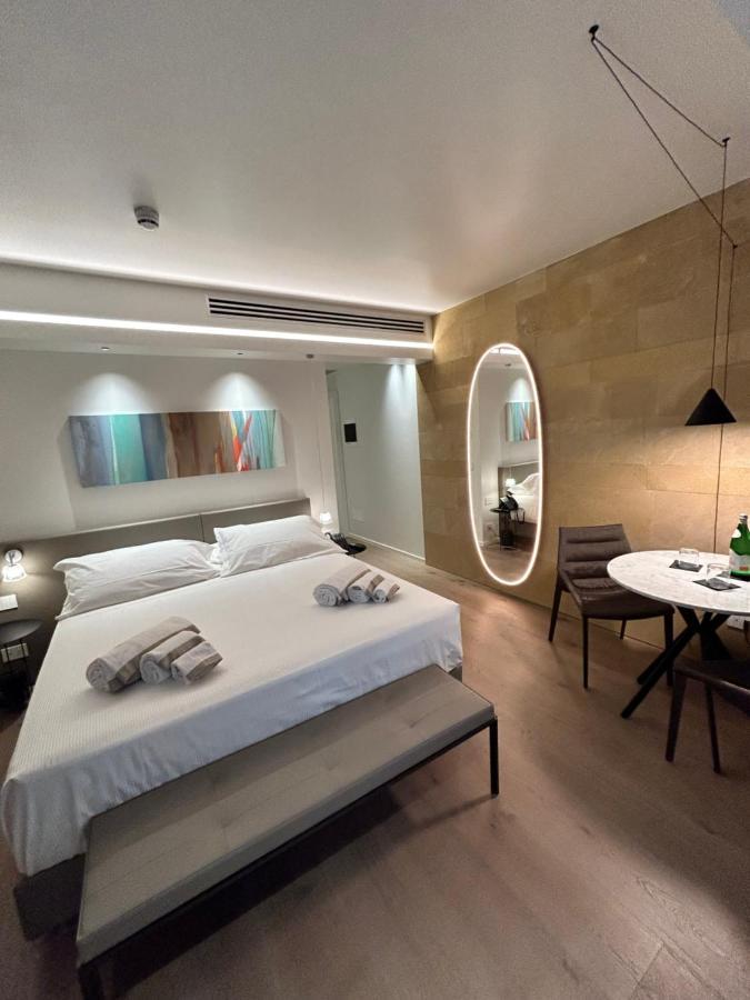 Superior Room,1536618166:JPEG