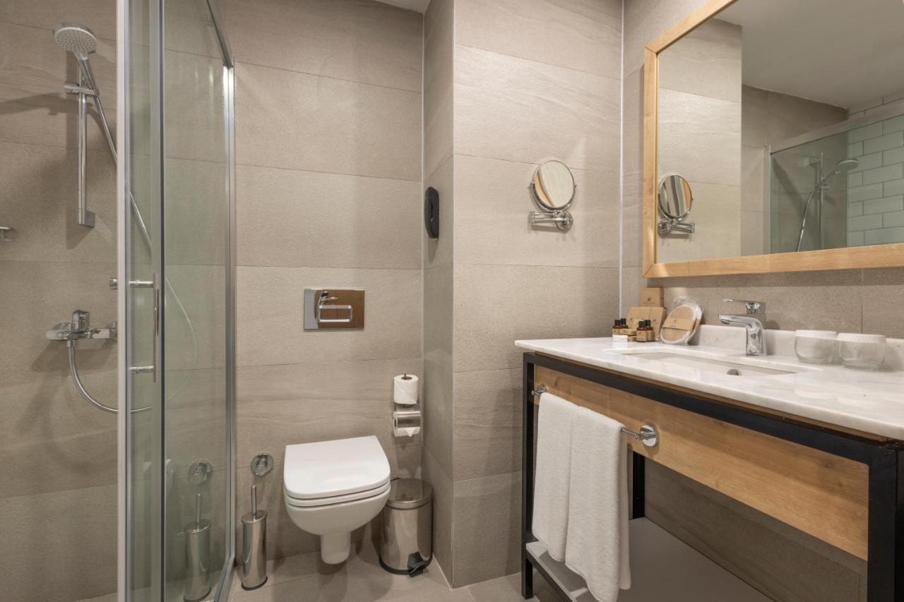 Superior Quadruple Room,1482045341:JPEG